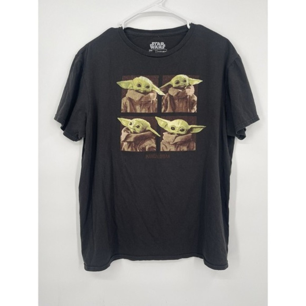 Star Wars Shirt Mens L Short‎ Sleeve Baby Yoda Graphic Crew Neck Black